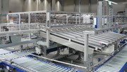 Wirtschaft + Unternehmen: Versandanlage für Parfüm von Vanderlande Wirtschaft + Unternehmen: Versandanlage für Parfüm von Vanderlande